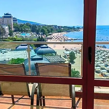 Marty's Beachfront Несебър