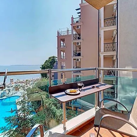 Хотел Marty's Beachfront Несебър