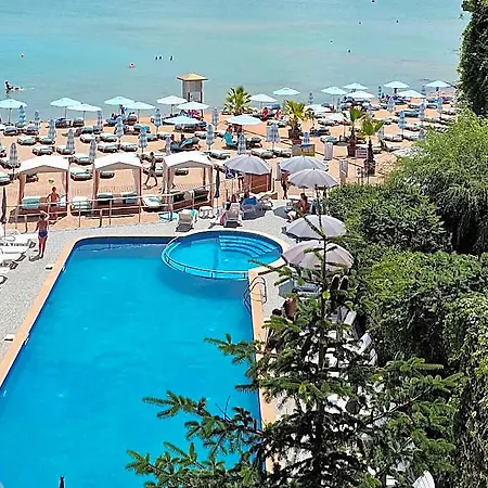 Хотел Marty's Beachfront Несебър