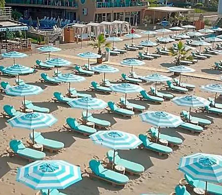 Marty's Beachfront 5*